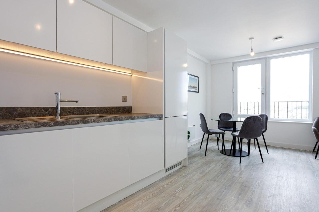 Contemporary 2 Bedroom Duplex In Salford 曼彻斯特 外观 照片
