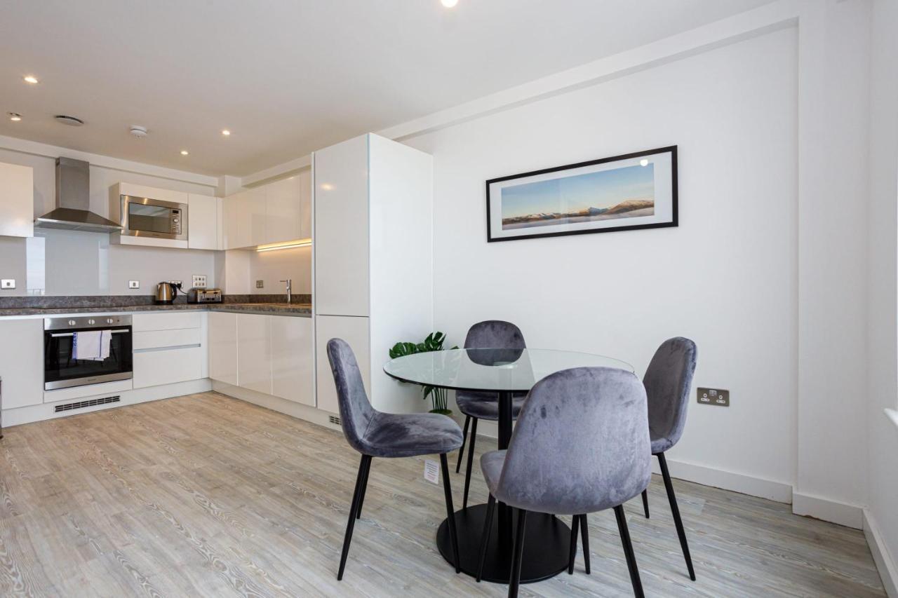 Contemporary 2 Bedroom Duplex In Salford 曼彻斯特 外观 照片